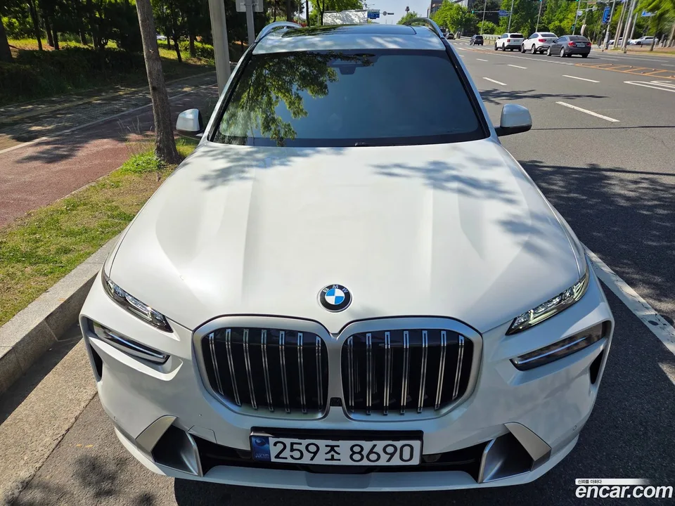 BMW X7 xDrive 40d 6 2025 — фото 1, купить с доставкой в Москву