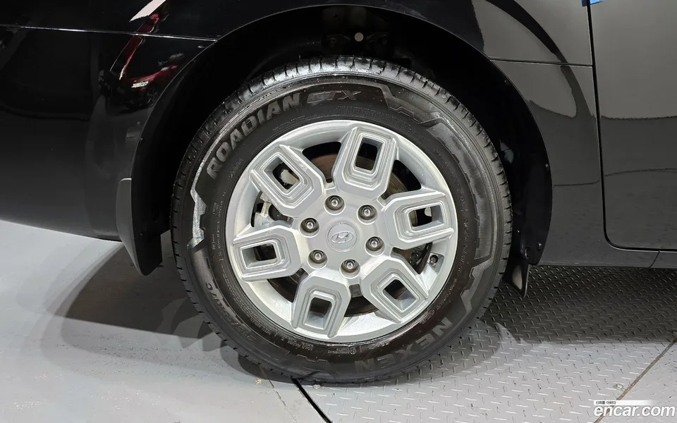 Hyundai Staria 9 2023 — миниатюра 2