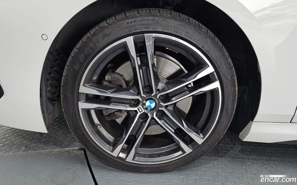 BMW 2 Series Gran Coupe 220i M 2022 — миниатюра 2