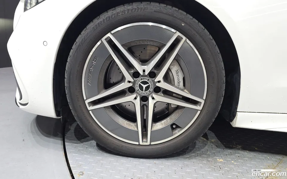 Mercedes-Benz C-Class C200 AMG Line 2024 — миниатюра 5