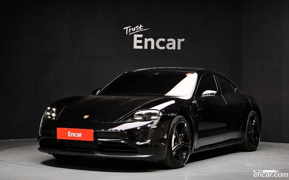 Porsche Taycan 2023 — фото 1, купить с доставкой в Москву