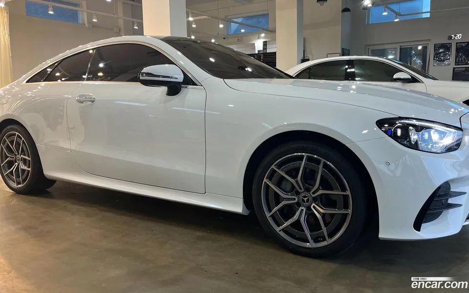 Mercedes-Benz E-Class E300d 4MATIC 2022 — миниатюра 5