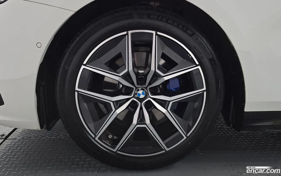 BMW 5 Series 520i M 2024 — миниатюра 2