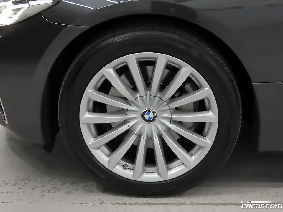 BMW 6 Series GT 630i xDrive 2022 — миниатюра 5