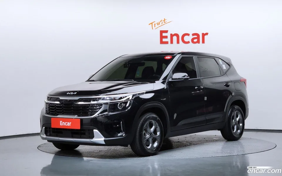 Kia Seltos 1.6 2WD 2024 — фото 1, купить с доставкой в Москву
