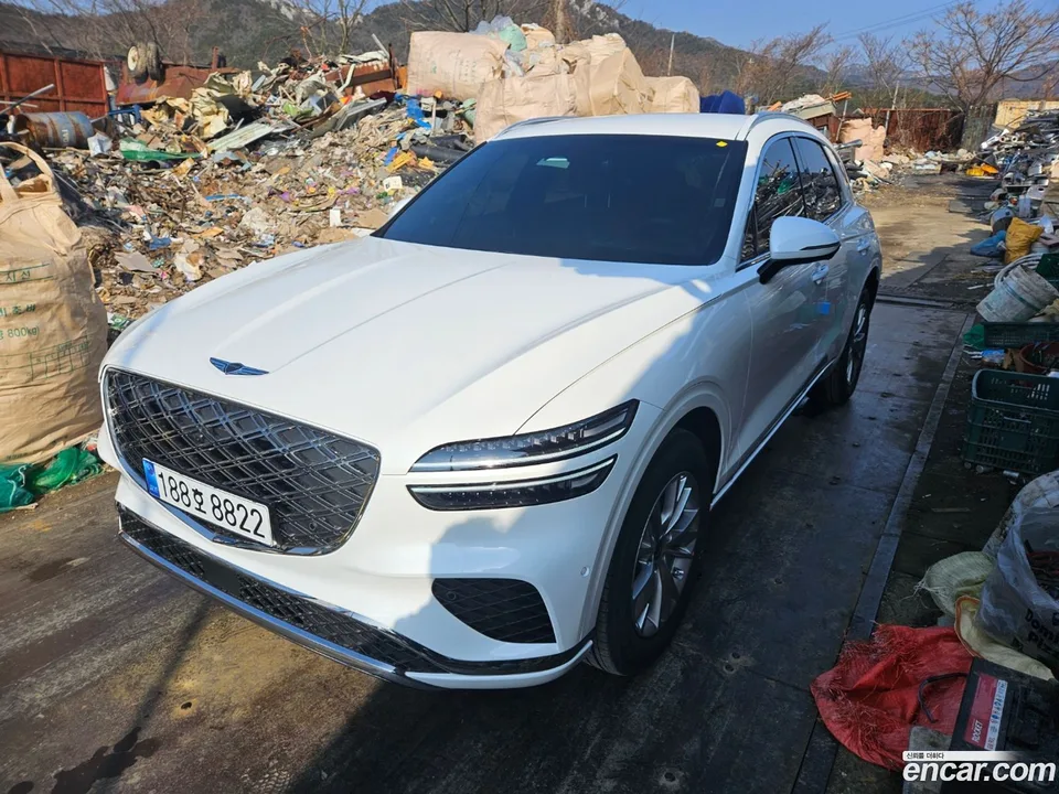 Genesis GV70 2.5T 2WD 2026 — фото 1, купить с доставкой в Москву