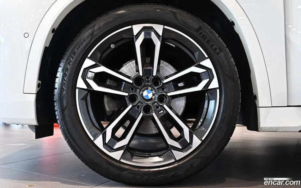 BMW X1 sDrive 20i M 2023 — миниатюра 2