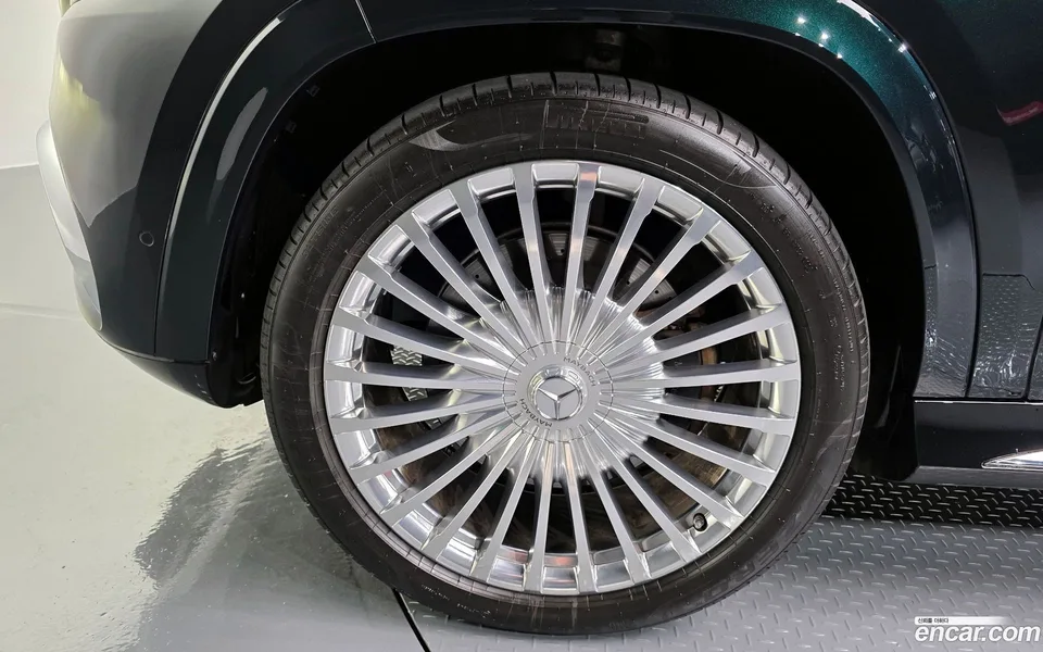 Mercedes-Benz GLS-Class GLS600 4MATIC 2023 — thumbnail 2