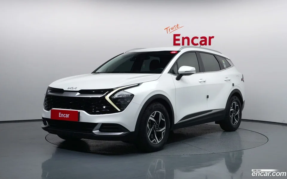 Kia Sportage 2.0 2WD 2022 — фото 1, купить с доставкой в Москву