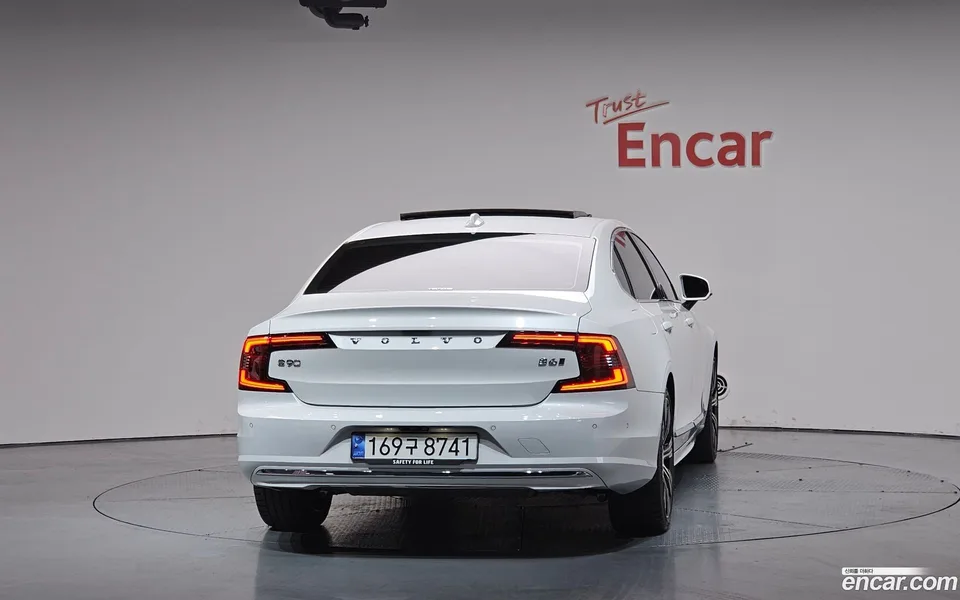 Volvo S90 B6 AWD 2024 — миниатюра 4