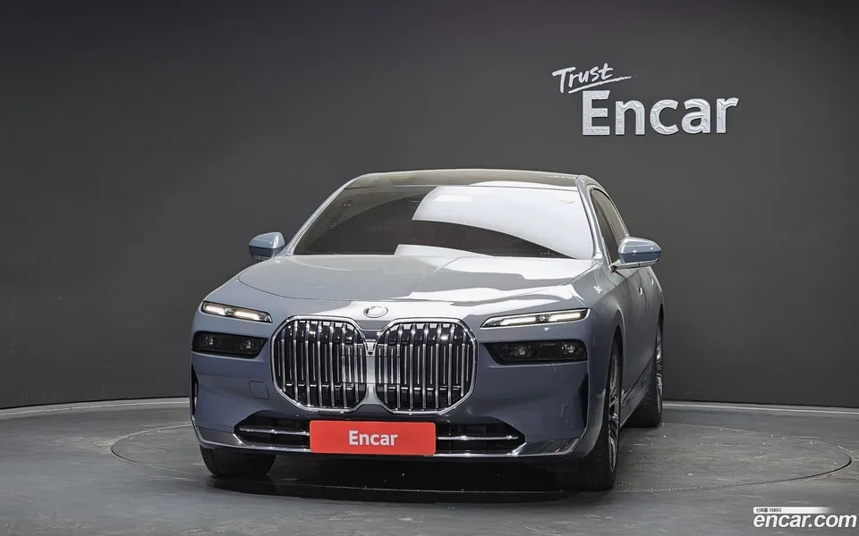 BMW 7 Series 740i sDrive 2023 — миниатюра 3