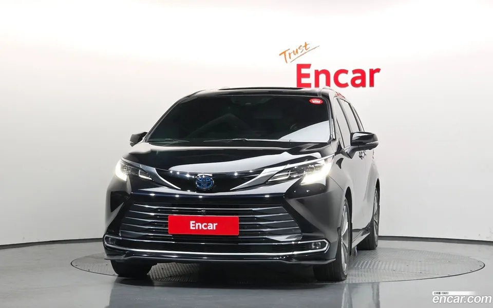 Toyota Sienna 2.5 2WD 2025 — миниатюра 3