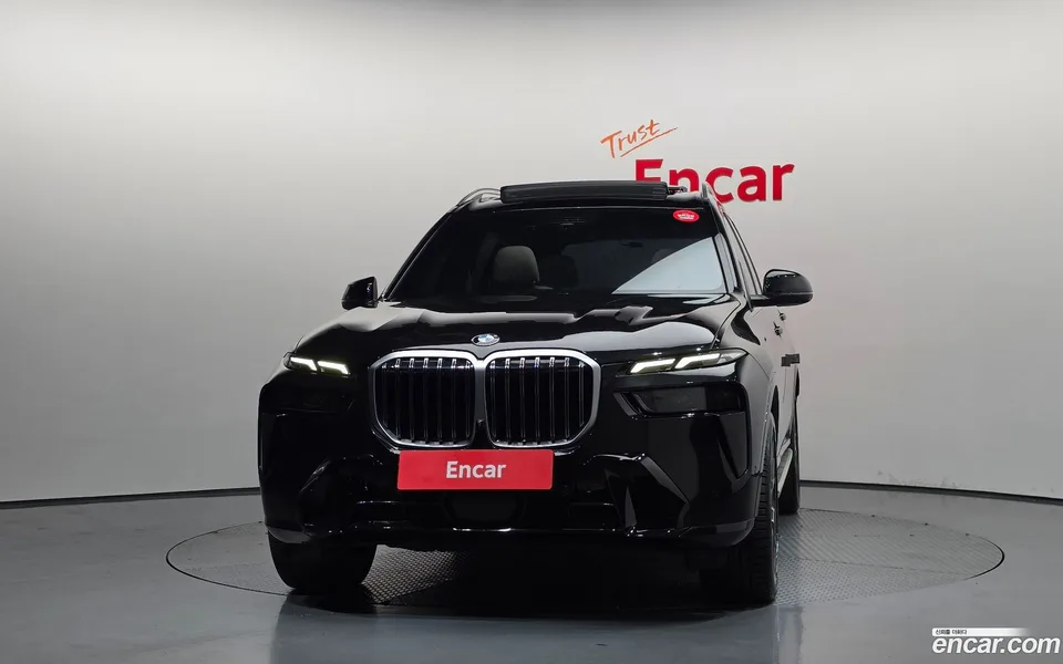 BMW X7 xDrive 40i M 6 2023 — миниатюра 3