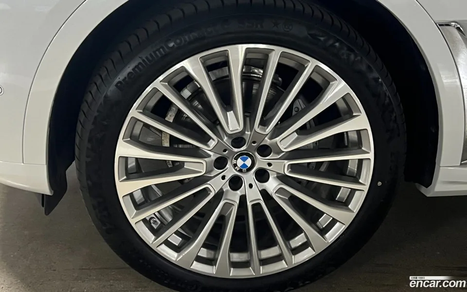 BMW X7 xDrive 40i 7 2025 — миниатюра 2