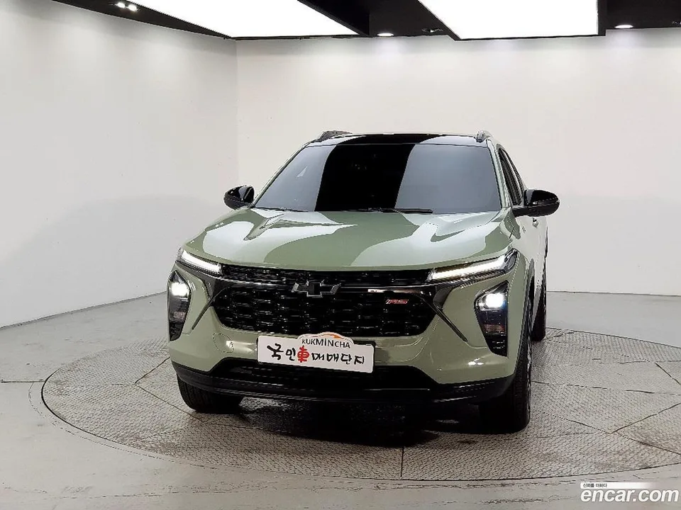 Chevrolet Trax Crossover 1.2 RS 2023 — фото 1, купить с доставкой в Москву