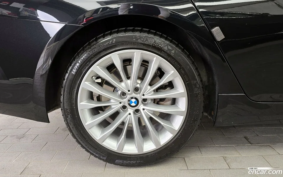 BMW 5 Series 520i 2022 — миниатюра 5