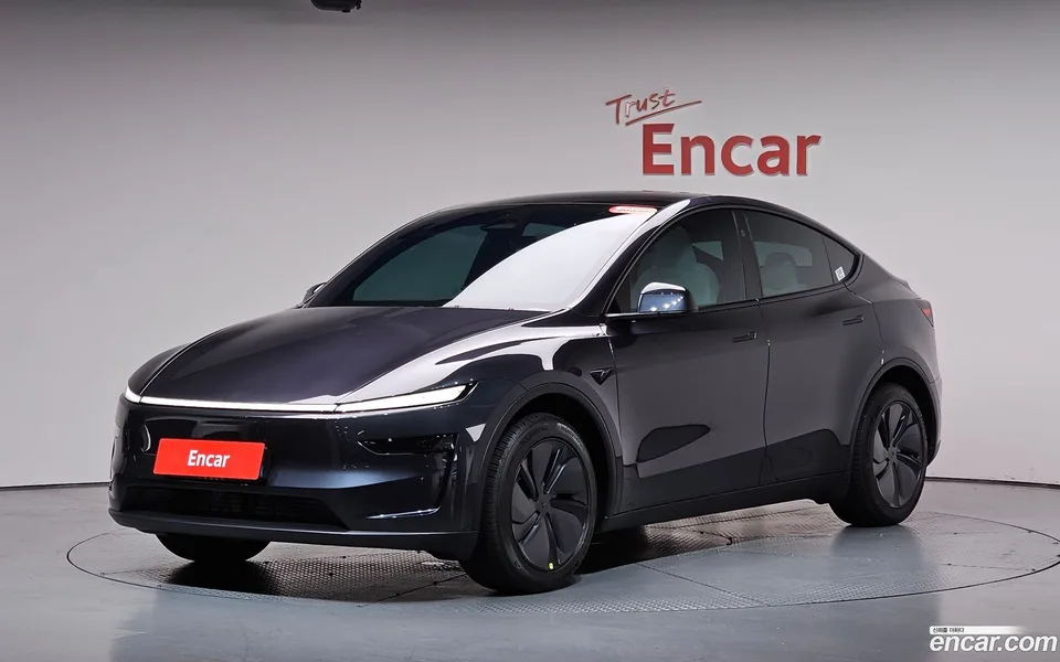 Tesla Model Y RWD 2026 — фото 1, купить с доставкой в Москву