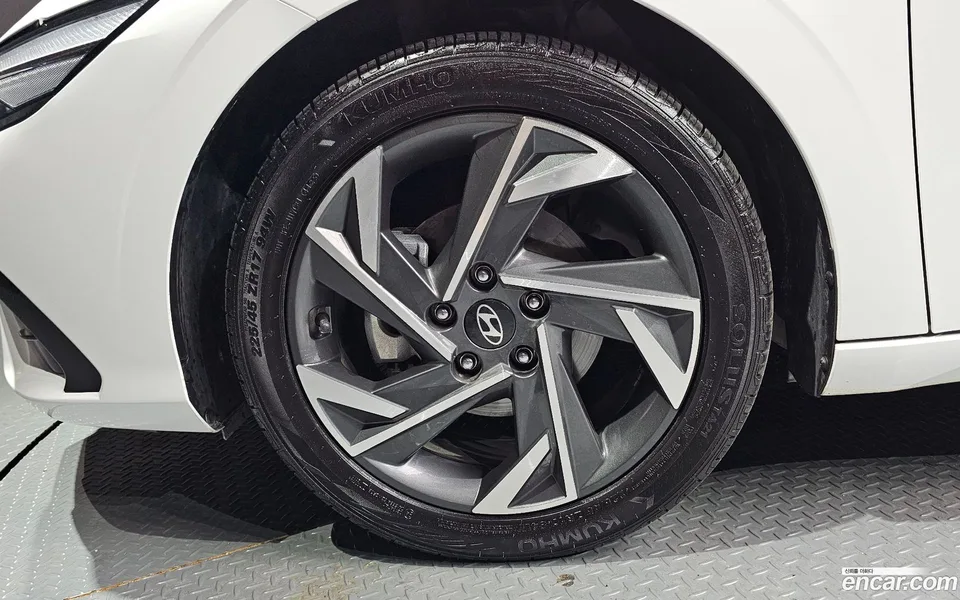 Hyundai Avante CN7 1.6 2023 — миниатюра 2