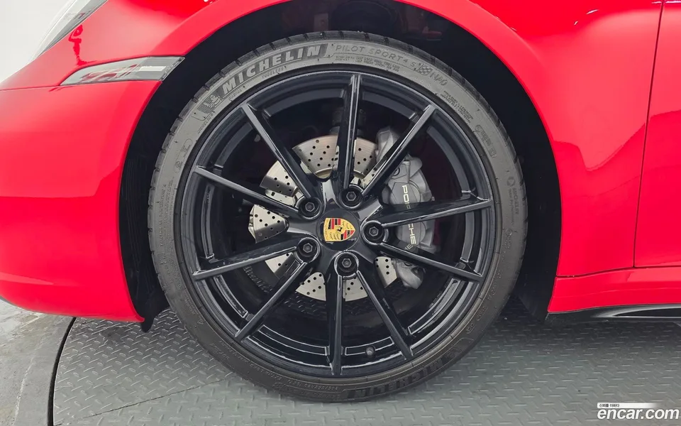 Porsche 911 (992) 2024 — миниатюра 2