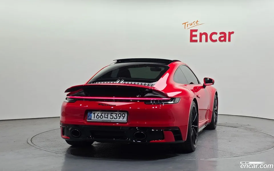 Porsche 911 (992) 2024 — миниатюра 4