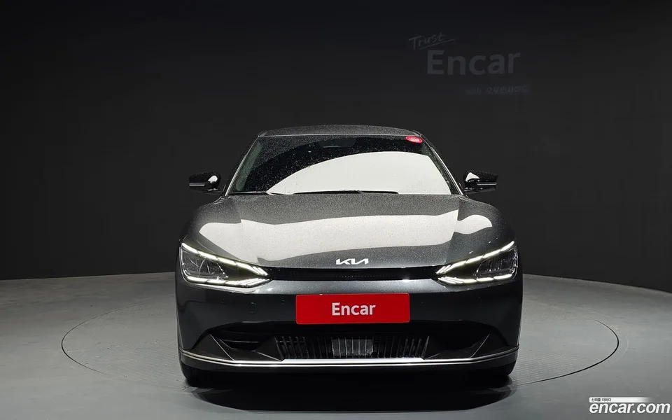 Kia EV6 2023 — миниатюра 3
