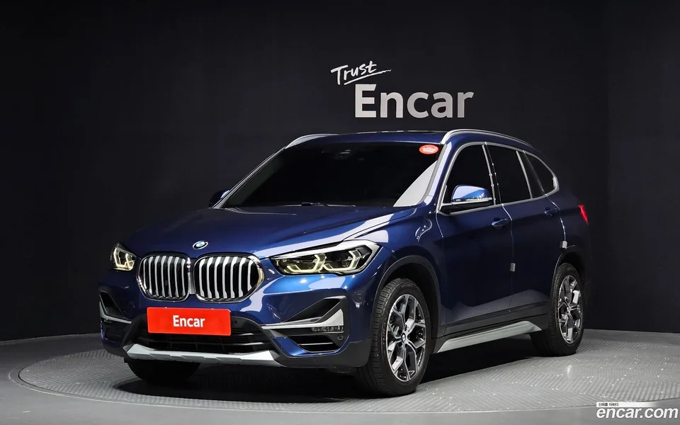 BMW X1 xDrive 20i xLine 2022 — фото 1, купить с доставкой в Москву