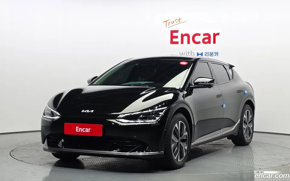 Kia EV6 2023 — фото 1, купить с доставкой в Москву