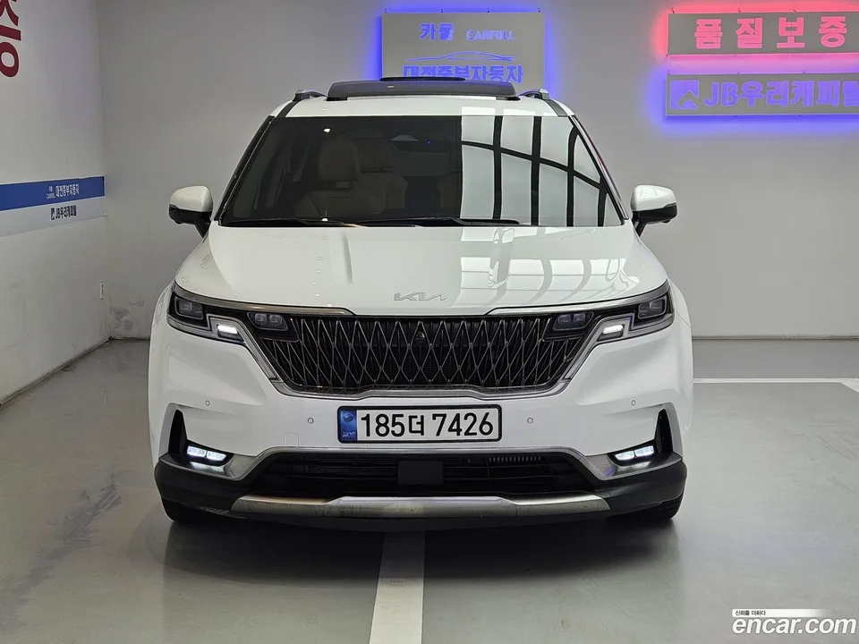 Kia Carnival 7 2022 — фото 1, купить с доставкой в Москву