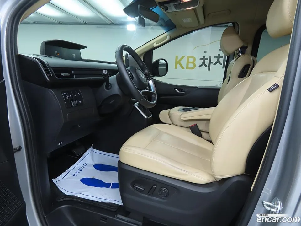 Hyundai Staria 11 2022 — миниатюра 2