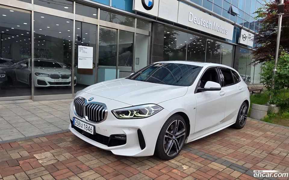 BMW 1 Series 120i M 2023 — фото 1, купить с доставкой в Москву