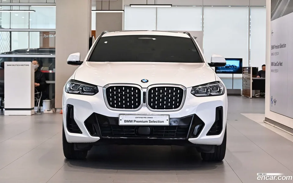 BMW X4 xDrive20i M 2023 — миниатюра 3