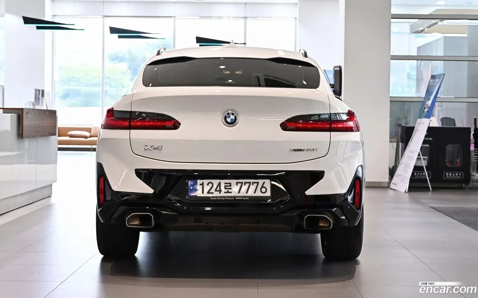 BMW X4 xDrive20i M 2023 — миниатюра 4