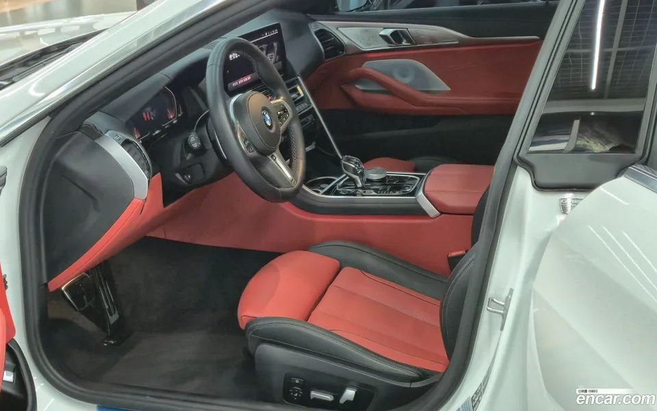 BMW 8 Series M850i xDrive 2022 — фото 1, купить с доставкой в Москву