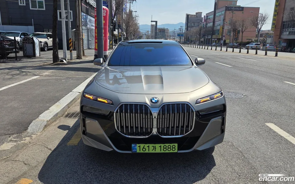 BMW 7 Series 740i xDrive M 2026 — миниатюра 3