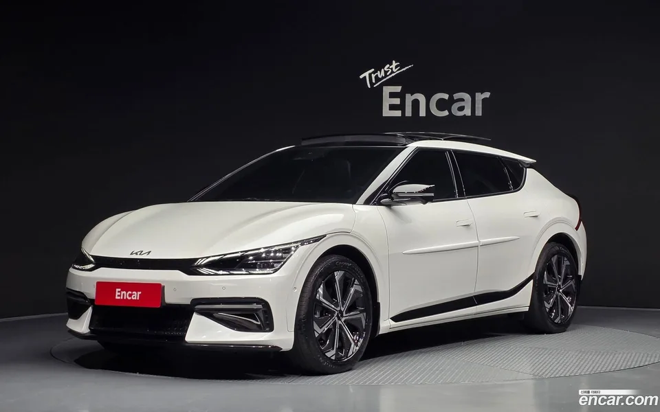 Kia EV6 4WD 2022 — фото 1, купить с доставкой в Москву
