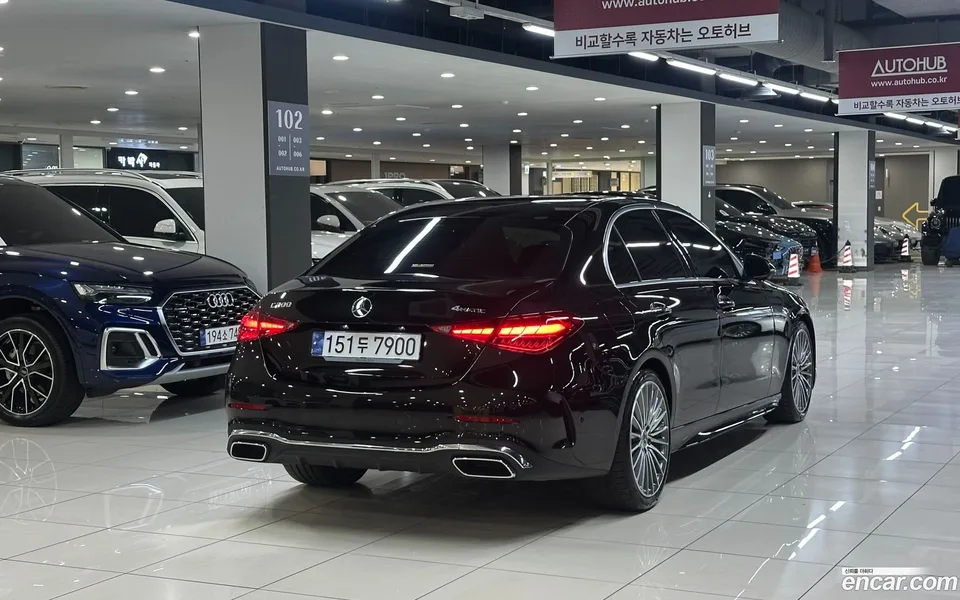 Mercedes-Benz C-Class C300 4MATIC AMG Line 2024 — миниатюра 4