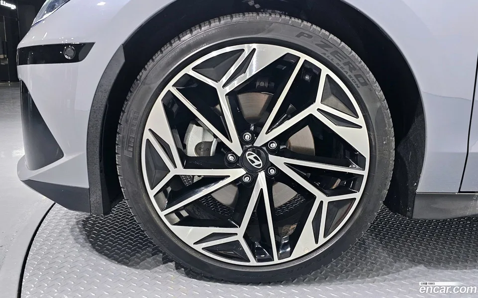 Hyundai Ioniq 6 2023 — thumbnail 2