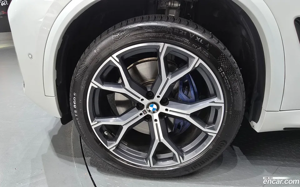 BMW X5 xDrive 40i M 2025 — миниатюра 2