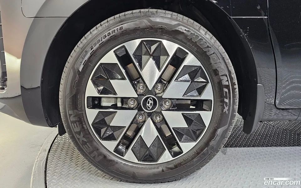 Hyundai Staria 4WD 7 2023 — миниатюра 5