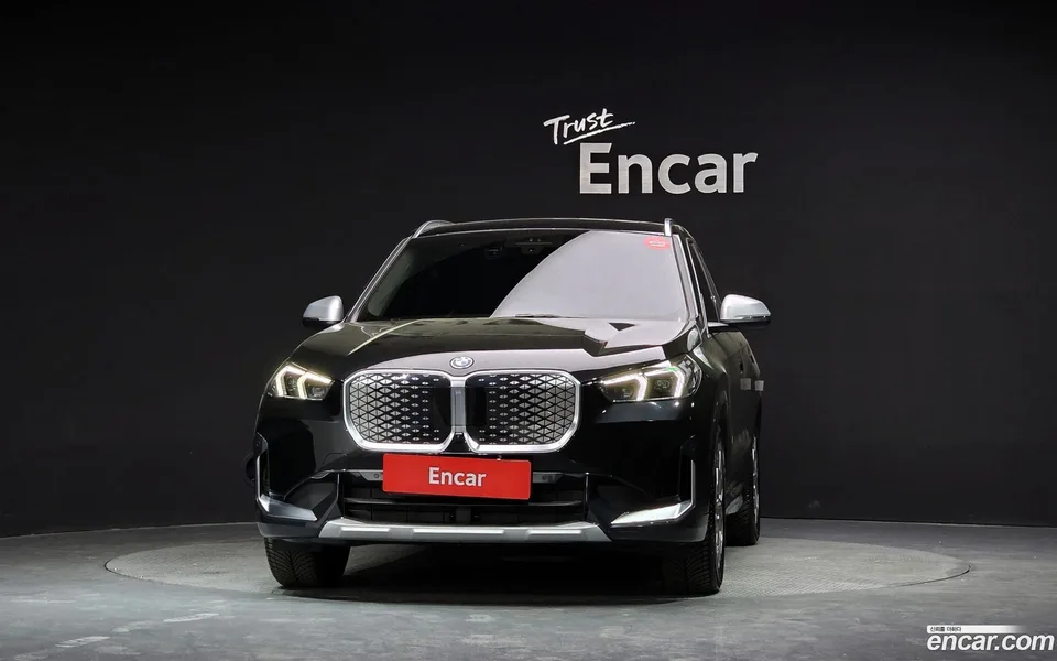 BMW iX1 xDrive 30 xLine 2024 — миниатюра 3