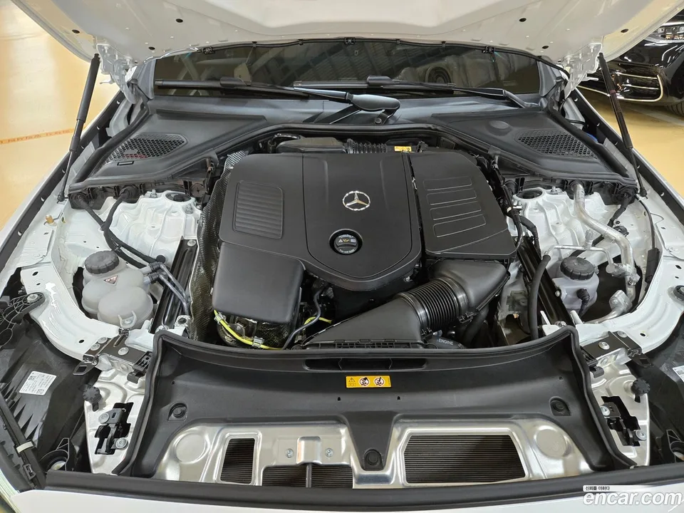 Mercedes-Benz E-Class E200 2025 — миниатюра 5