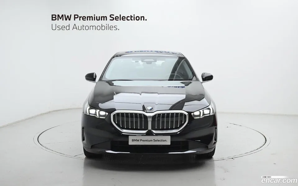 BMW 5 Series 530i xDrive 2025 — миниатюра 3