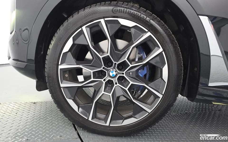 BMW X7 xDrive 40i M 6 2023 — миниатюра 5