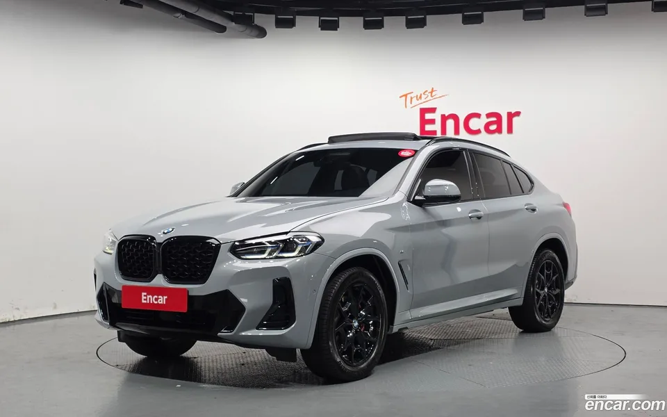 BMW X4 xDrive20i M 2022 — фото 1, купить с доставкой в Москву