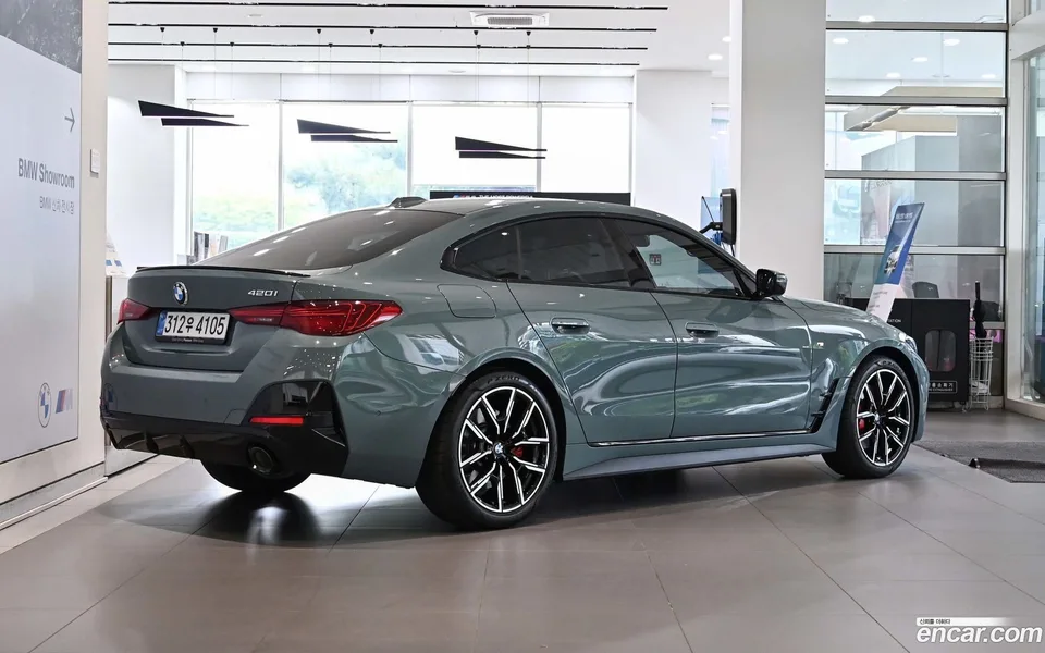BMW 4 Series 420i M 2025 — миниатюра 2