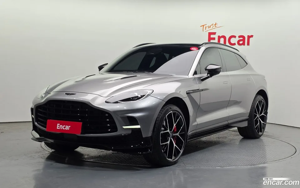 Aston Martin DBX 4.0 V8 707 2025 — фото 1, купить с доставкой в Москву