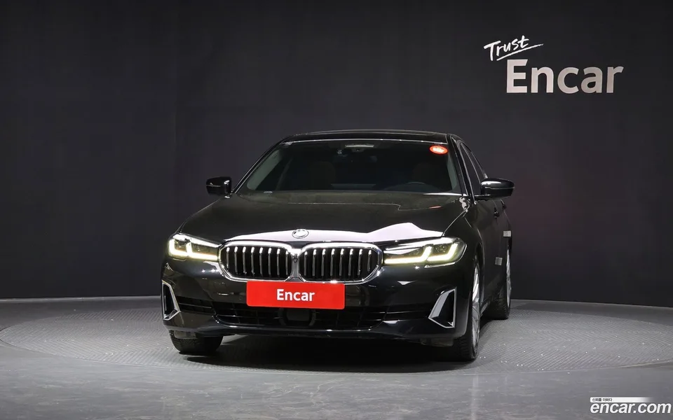 BMW 5 Series 520i 2022 — миниатюра 3