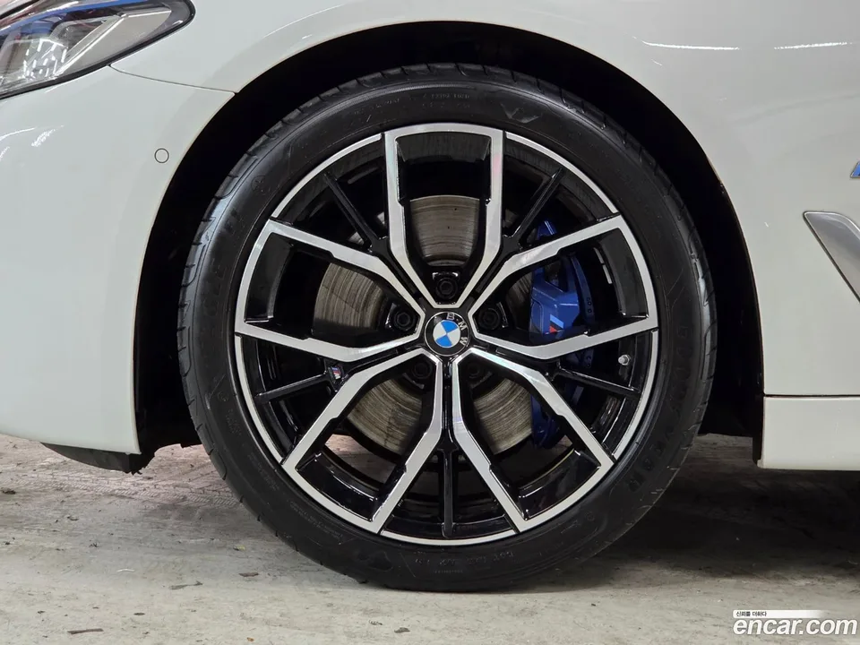 BMW 5 Series 530i xDrive M 2022 — thumbnail 5