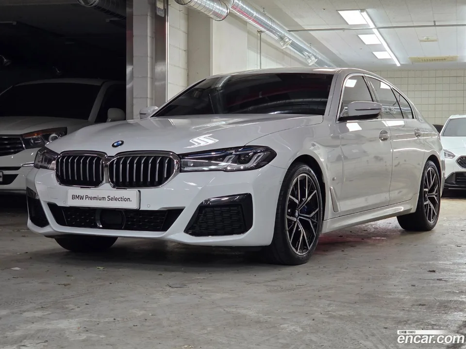 BMW 5 Series 530i xDrive M 2022 — фото 1, купить с доставкой в Москву
