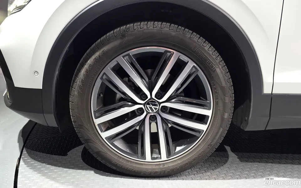 Volkswagen Tiguan 2.0 TDI 2022 — миниатюра 2
